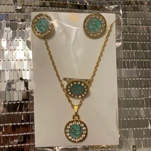 Set:earrings,ring and necklace